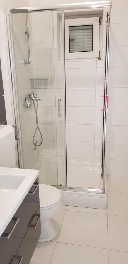 Apartmani Assa Krk Krk Town Exterior foto