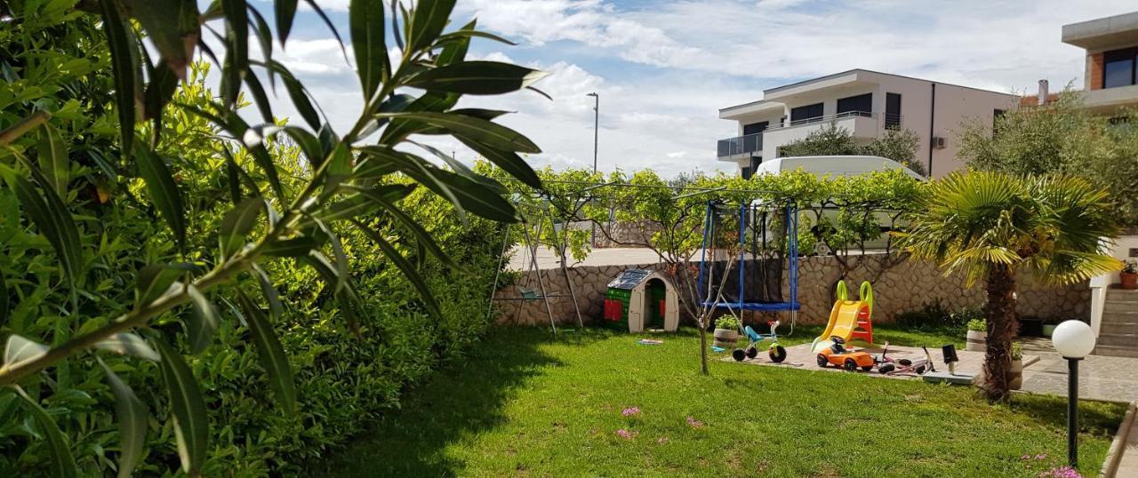 Apartmani Assa Krk Krk Town Exterior foto