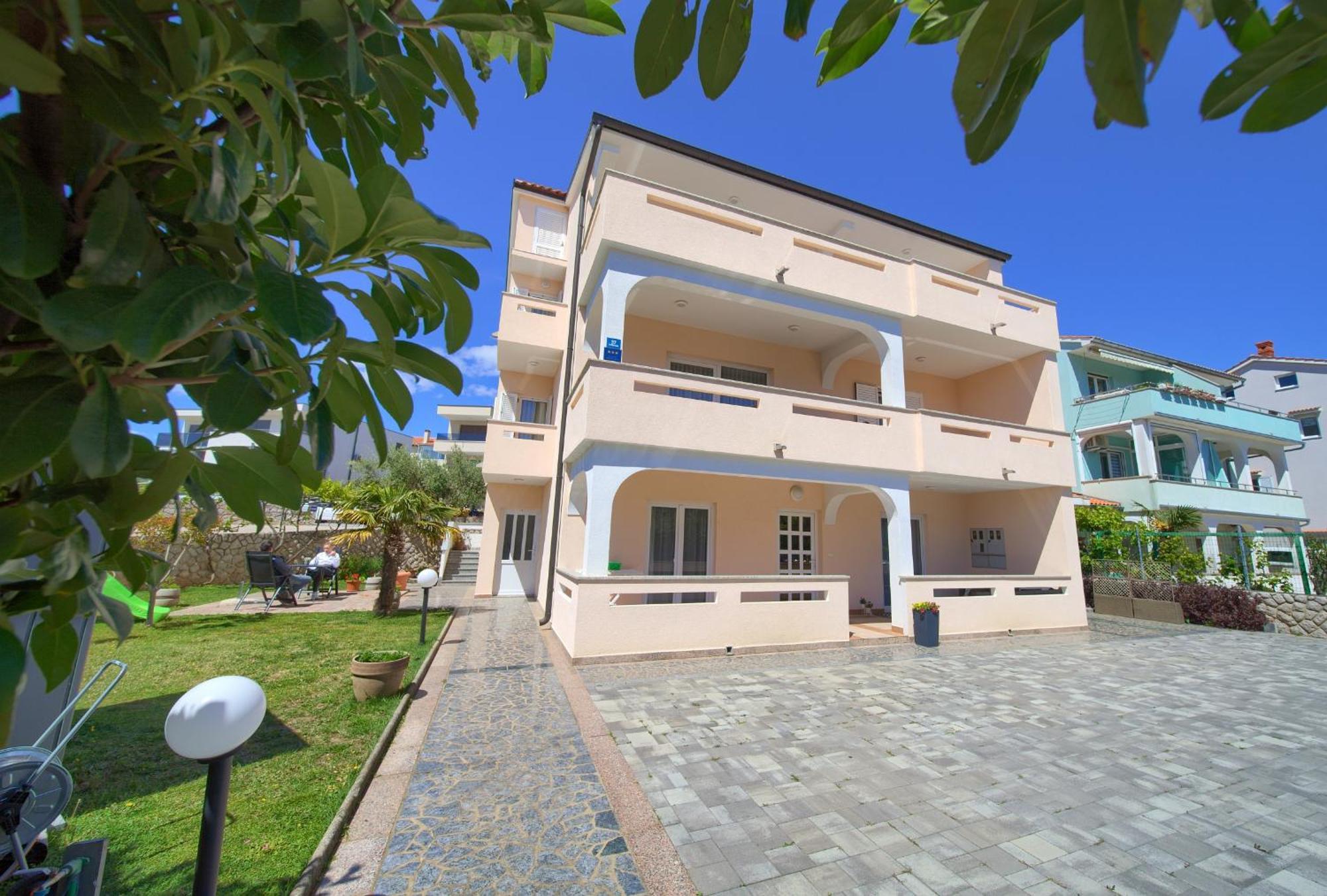 Apartmani Assa Krk Krk Town Exterior foto