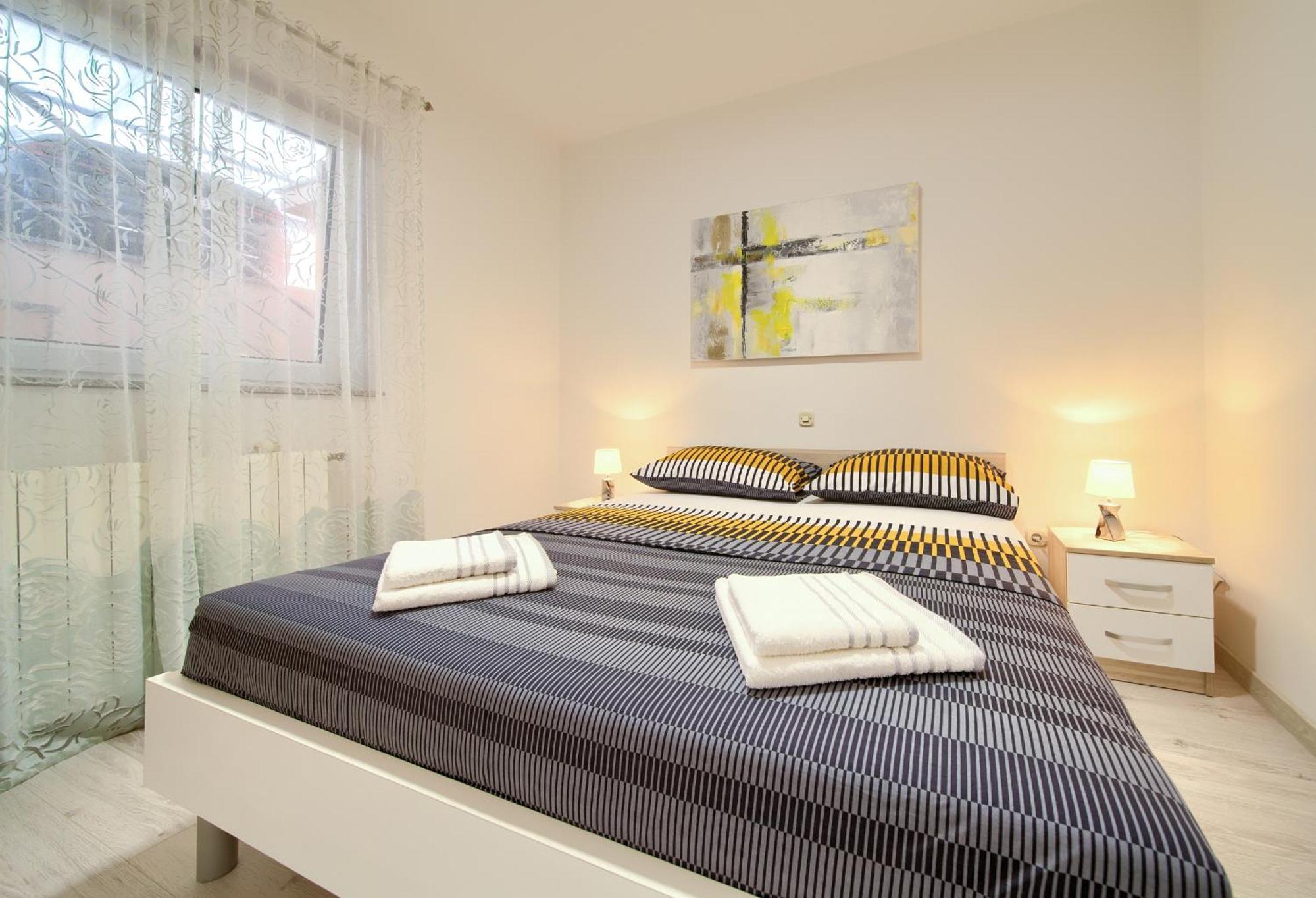 Apartmani Assa Krk Krk Town Exterior foto
