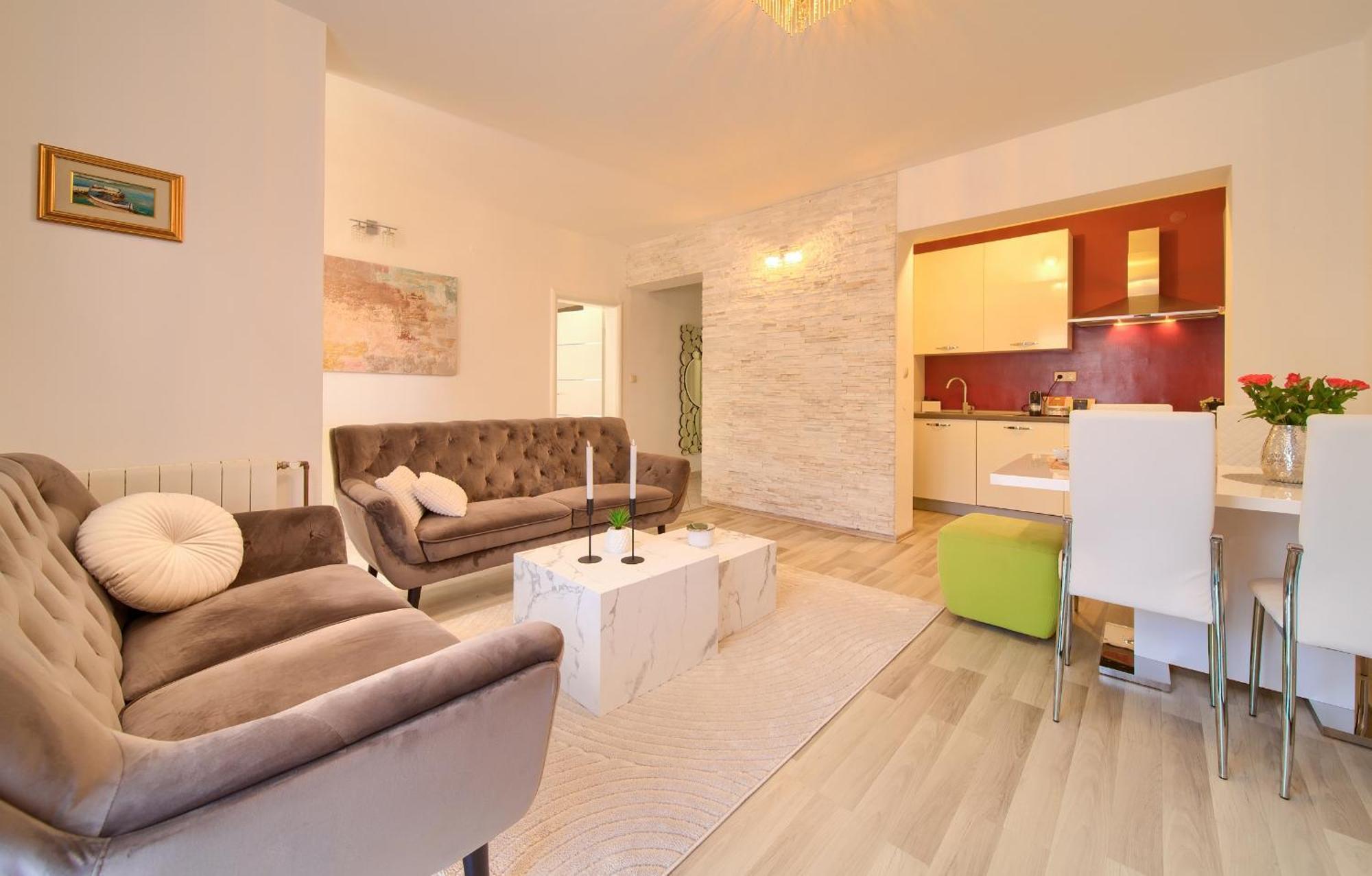 Apartmani Assa Krk Krk Town Exterior foto